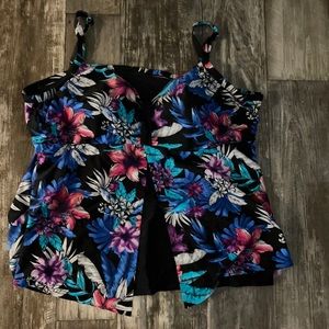 Bathing suit top. Plus size . 3x